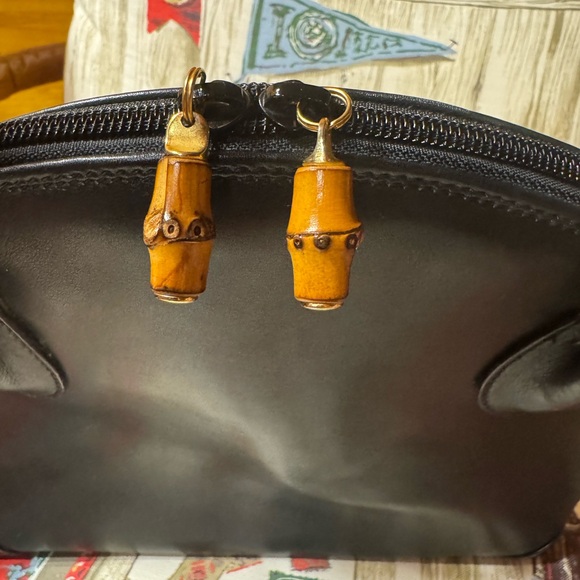 Gucci Black Leather Zip Around Dome - Picture 9 of 14